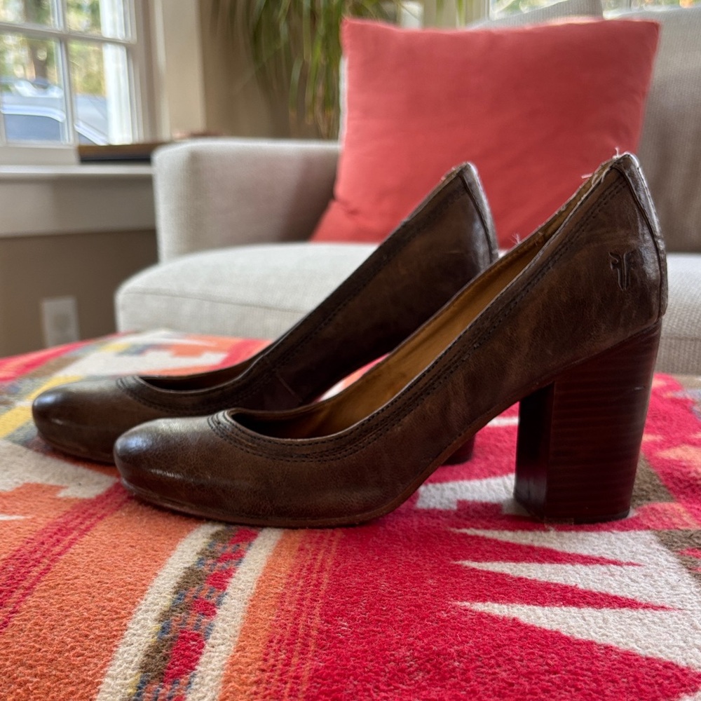 Frye Carson Pump - Brownish Gray Leather Round-Toe Block Heels